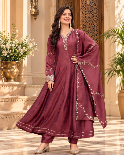 color:burgundy